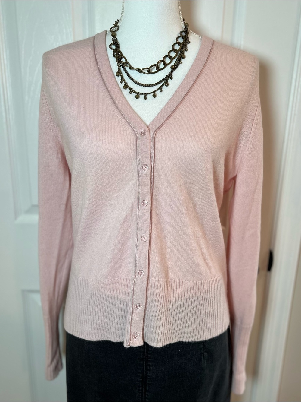 Lord & Taylor 100% Cashmere Cardigan Soft Light Pink Twee Preppy Button-Up 💗🎀